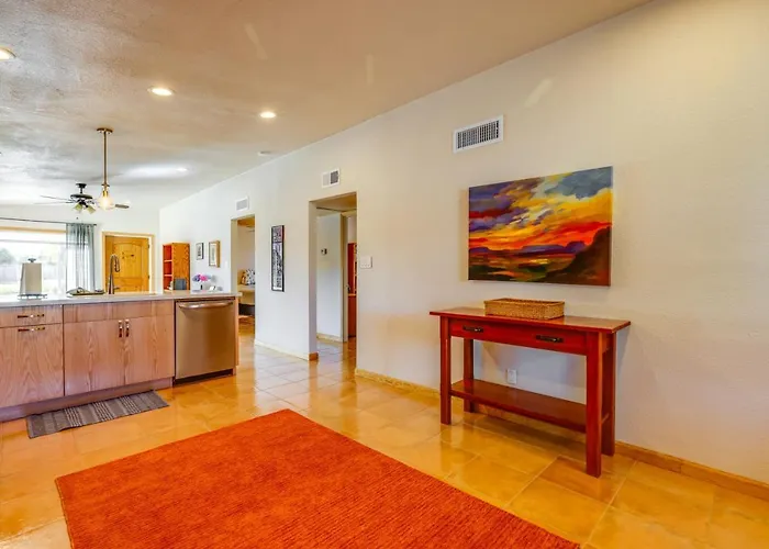 2 Mi To Asu! Updated Family W/ Patio + Yard Hébergement de vacances